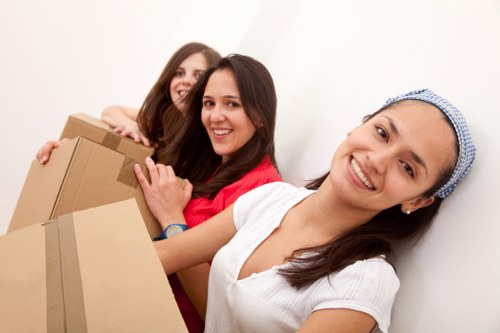Residential moving truck support in Barking